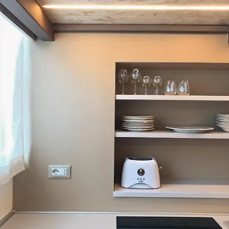 Design & Comfort In Nolo M1 Metro Apartment